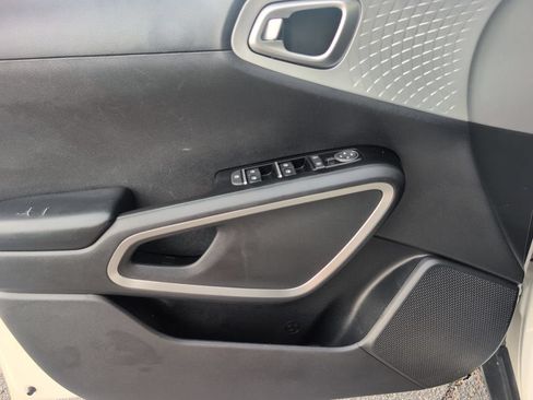 Used 2020 Kia Soul LX FWD image 16