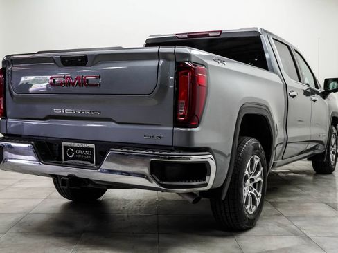 Used 2025 GMC Sierra 1500 SLT AWD/4WD image 15