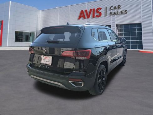 Used 2024 Volkswagen Taos SE FWD image 6