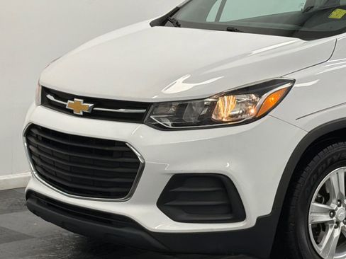 Used 2019 Chevrolet Trax LS w/ Tint and Cruise Package FWD image 2