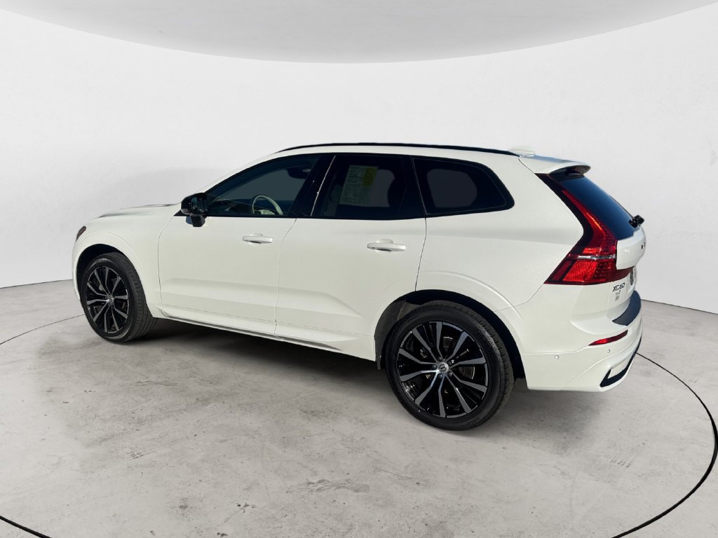 Certified 2024 Volvo XC60 B5 Plus w/ Climate Package AWD/4WD image 4