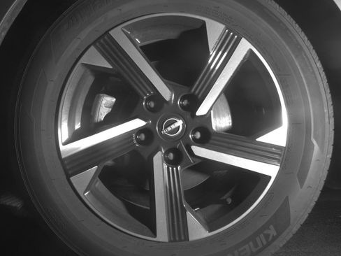 Used 2025 Nissan Sentra SV FWD image 12