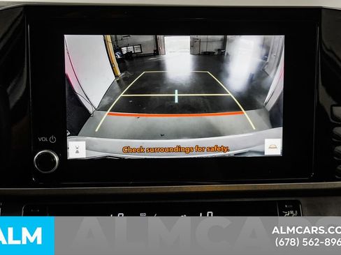 Used 2025 Toyota Camry LE image 32