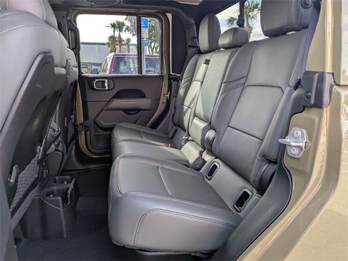 New 2026 Jeep Gladiator Mojave image 13