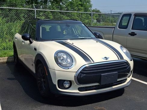 Used 2017 MINI Cooper Clubman ALL4 AWD/4WD image 2