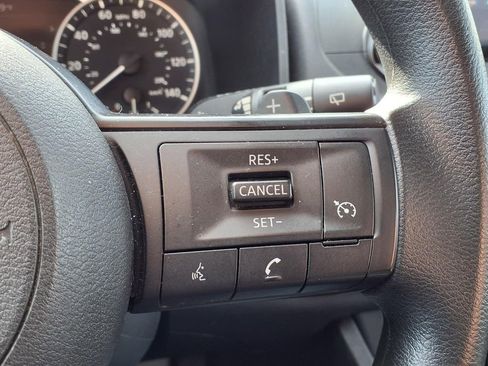 Used 2024 Nissan Rogue S AWD/4WD image 27
