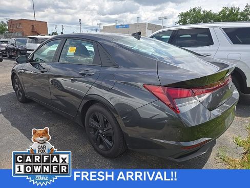 Used 2021 Hyundai Elantra SEL w/ Convenience Package FWD image 5