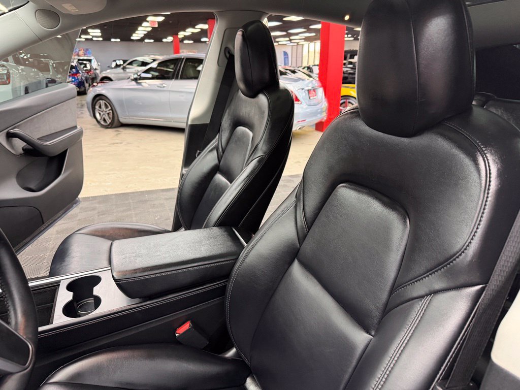Used 2022 Tesla Model Y Performance AWD/4WD image 31