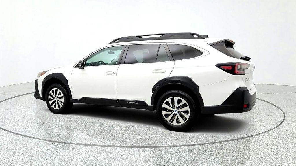 Used 2023 Subaru Outback Premium AWD/4WD image 7
