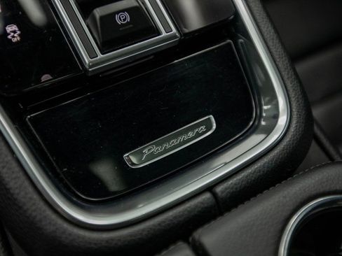 Used 2021 Porsche Panamera image 22