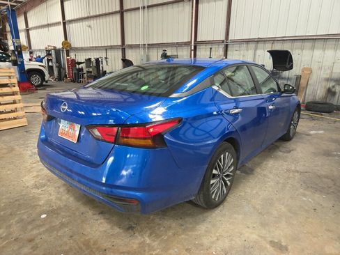 Used 2025 Nissan Altima 2.5 SV FWD image 9
