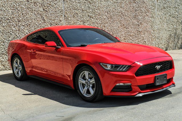Used 2017 Ford Mustang Coupe RWD image 6