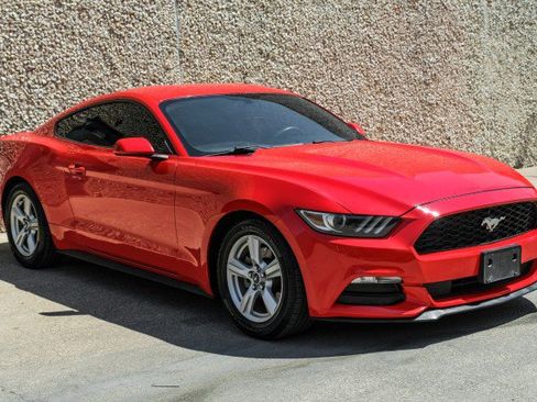 Used 2017 Ford Mustang Coupe RWD image 6