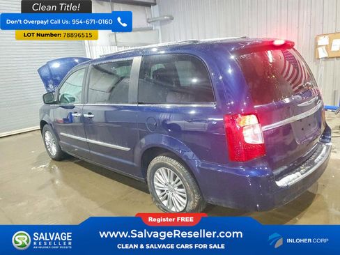 Used 2015 Chrysler Town & Country Touring-L w/ Driver Convenience Group image 3