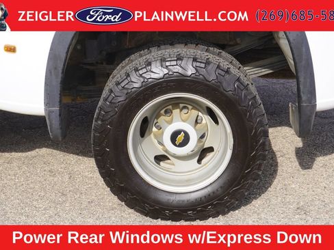 Used 2022 Chevrolet Silverado 3500 W/T w/ WT Convenience Package AWD/4WD image 9