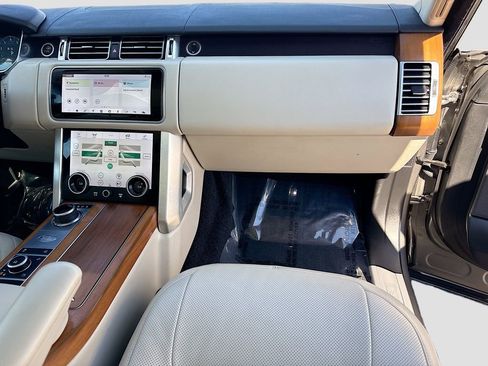 Used 2022 Land Rover Range Rover Westminster Edition image 17