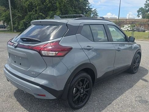 Used 2023 Nissan Kicks SR w/ SR Premium Package FWD image 4
