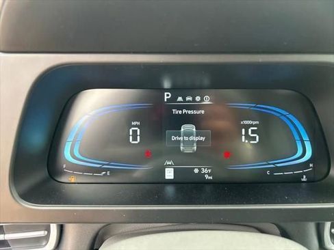 Used 2025 Hyundai Elantra Sport image 17