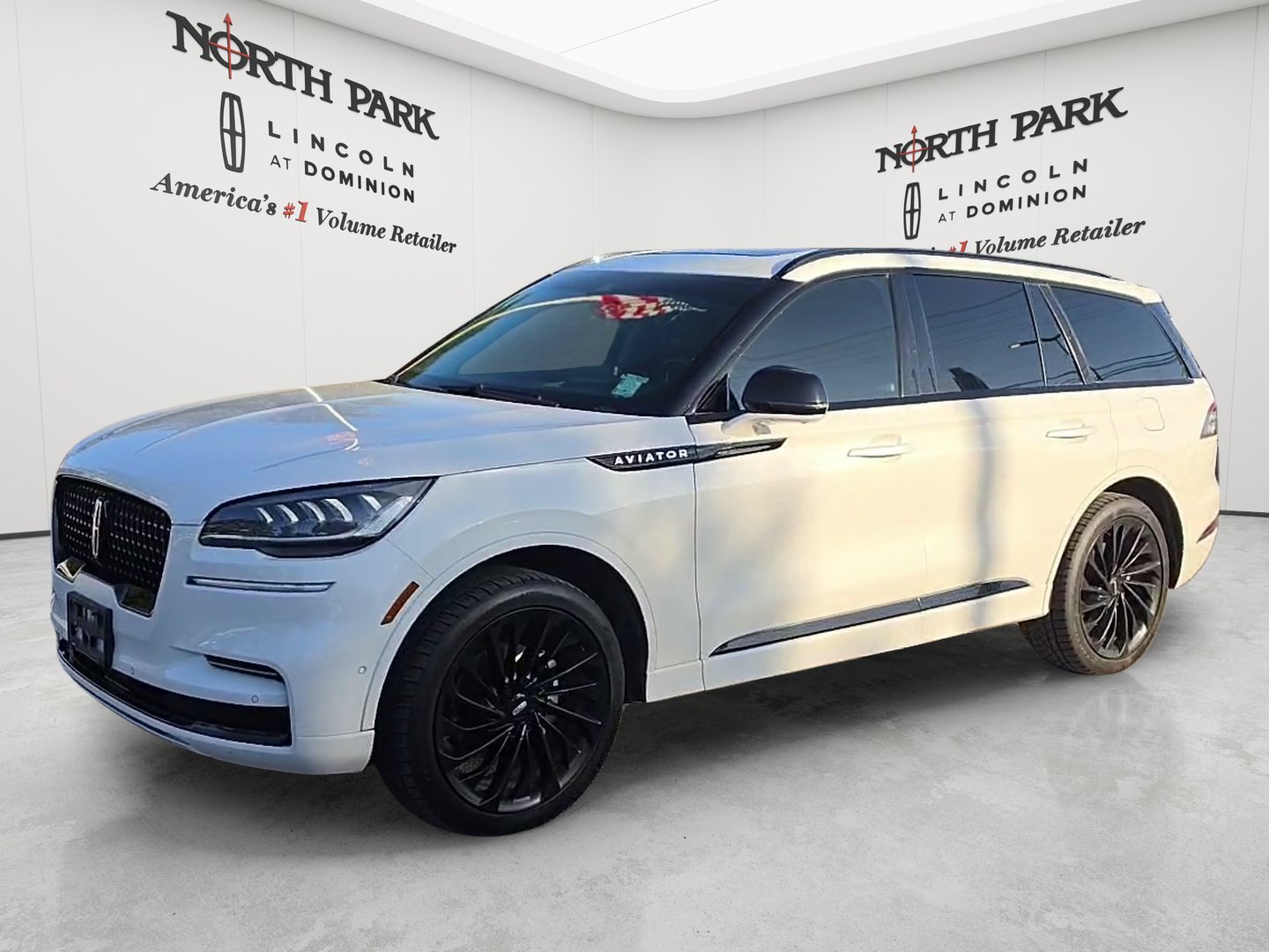 Used 2022 Lincoln Aviator Reserve w/ Equipment Group 201A AWD/4WD image 1