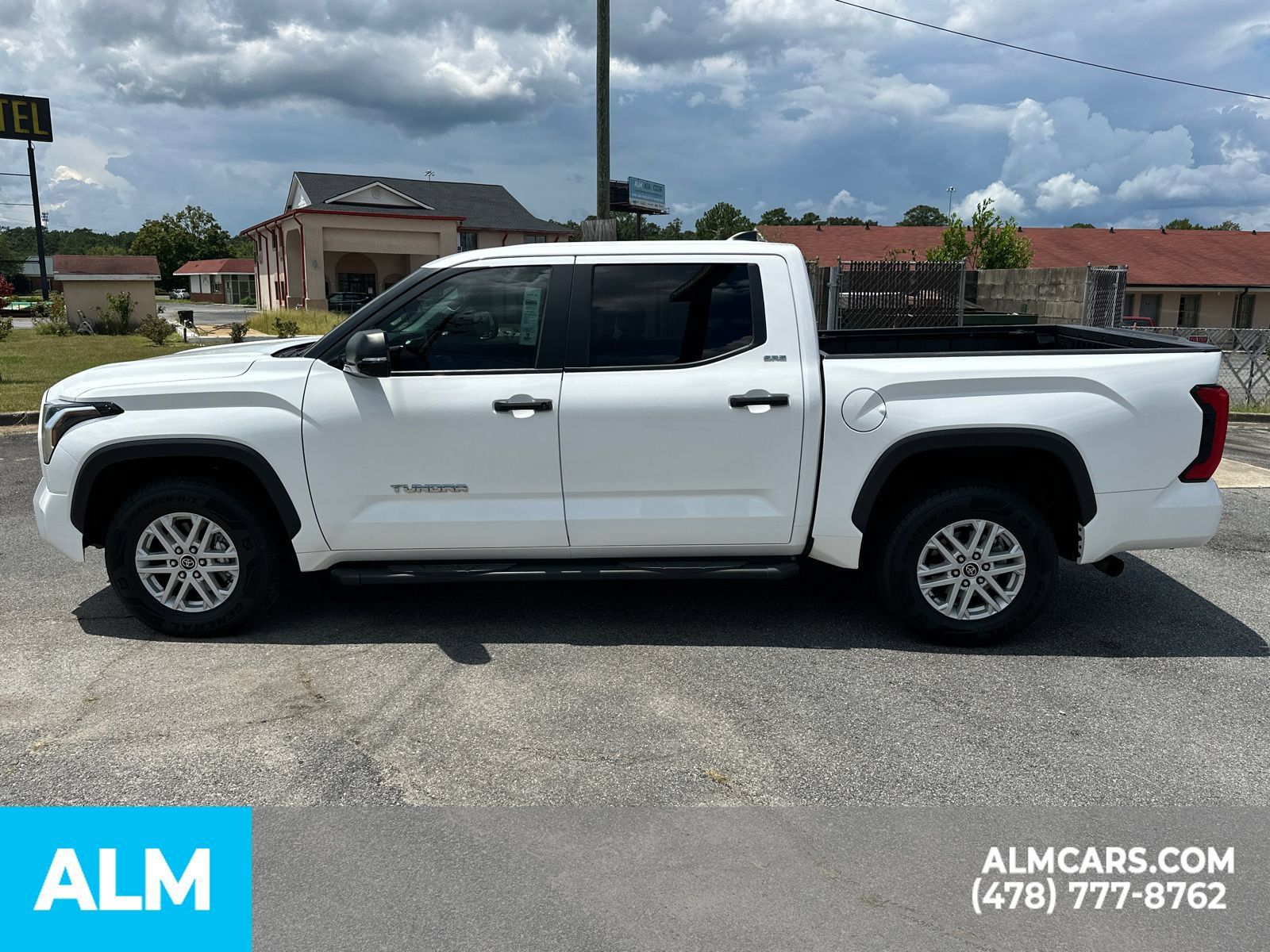 Used 2024 Toyota Tundra SR5 w/ SR5 Convenience Package RWD image 9