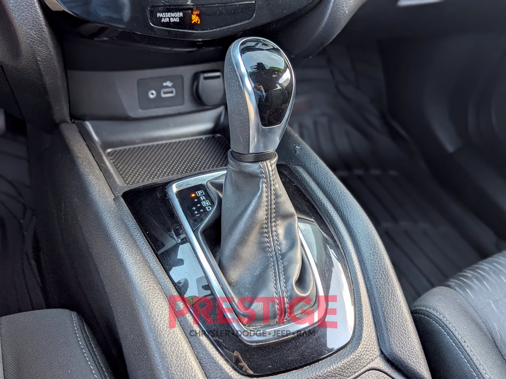 Used 2020 Nissan Rogue S FWD image 20