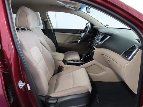 Used 2017 Hyundai Tucson SE AWD/4WD image 34