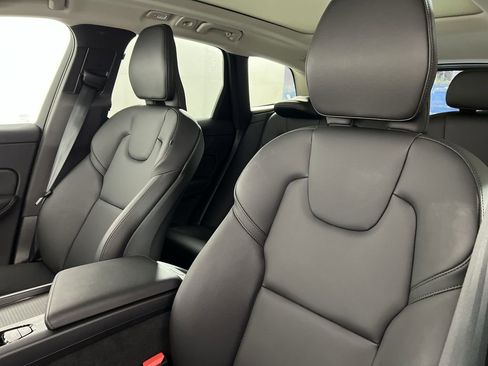 Certified 2025 Volvo XC60 B5 Core w/ Climate Package image 14