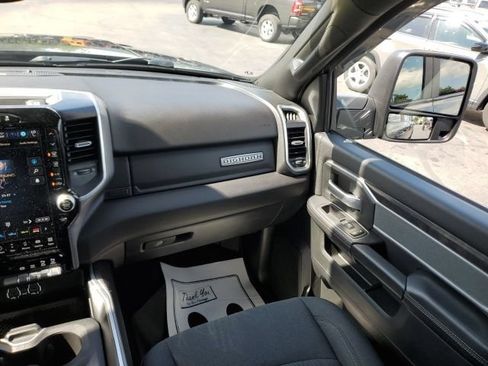 Used 2023 RAM 2500 Big Horn w/ Night Edition AWD/4WD image 15
