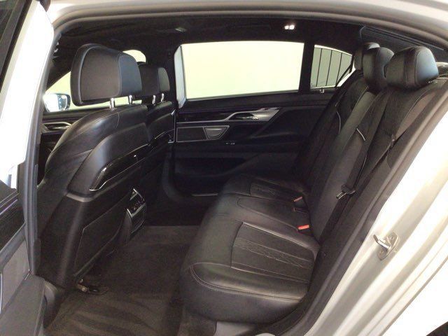 Used 2018 BMW 750i RWD image 10