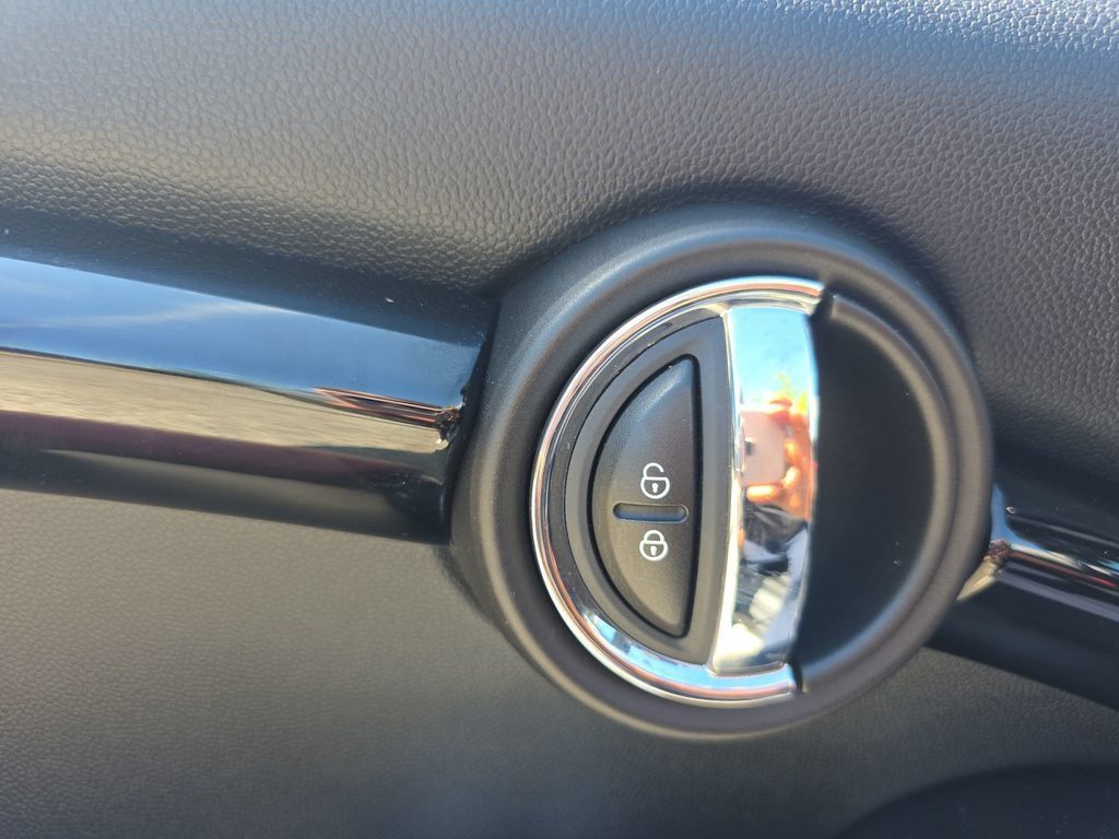 Used 2018 MINI Cooper Convertible FWD image 44