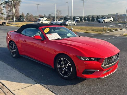 Used 2025 Ford Mustang Premium image 8