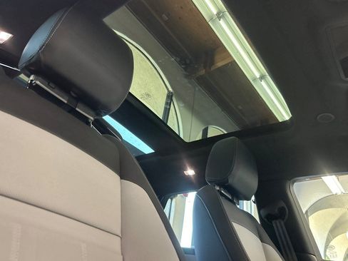 New 2026 Land Rover Range Rover Evoque Hoxton AWD/4WD image 18