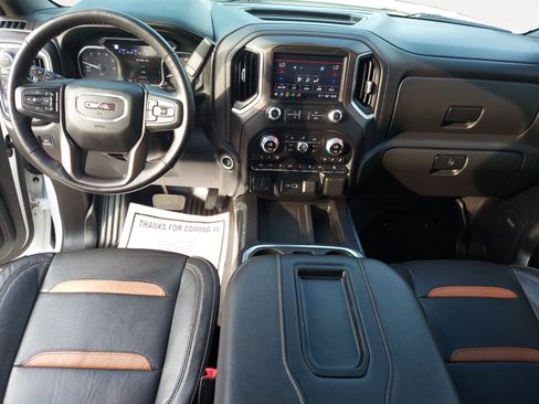 Used 2021 GMC Sierra 1500 AT4 w/ AT4 Premium Package AWD/4WD image 3