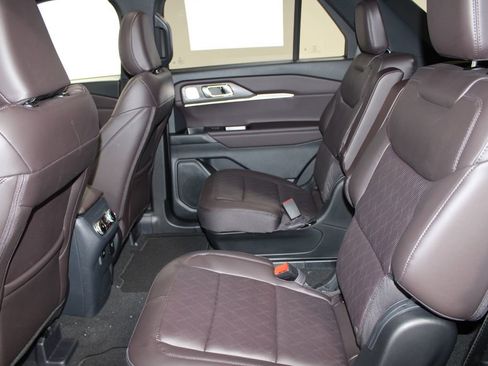 New 2026 Ford Explorer Platinum image 25