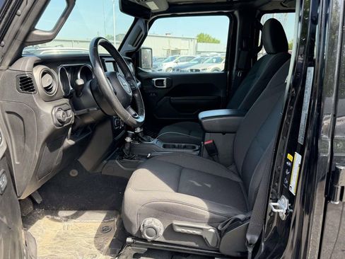 Used 2023 Jeep Wrangler Willys image 5