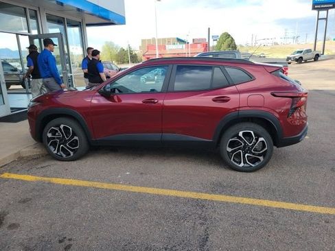 Certified 2024 Chevrolet Trax RS image 8