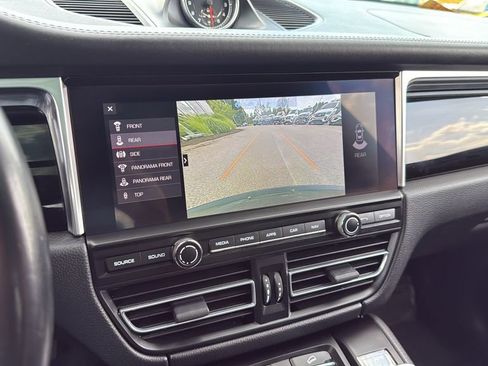 Used 2021 Porsche Macan AWD/4WD image 22