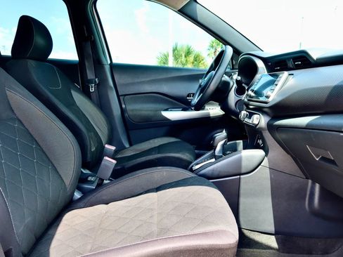 Used 2019 Nissan Kicks SV FWD image 12