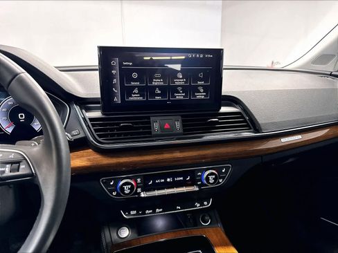 Used 2023 Audi Q5 2.0T Premium Plus w/ Premium Plus Package AWD/4WD image 9