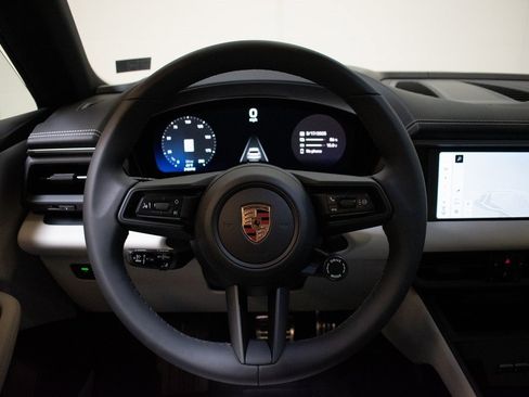 Used 2025 Porsche Macan 4S Electric image 25