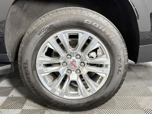 Used 2025 GMC Yukon XL Denali AWD/4WD image 35