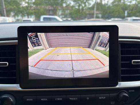Used 2022 Hyundai Venue SEL FWD image 17
