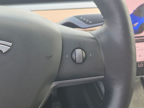 Used 2022 Tesla Model Y Long Range AWD/4WD image 20