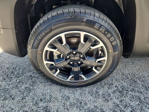 Used 2023 Jeep Renegade Trailhawk AWD/4WD image 12