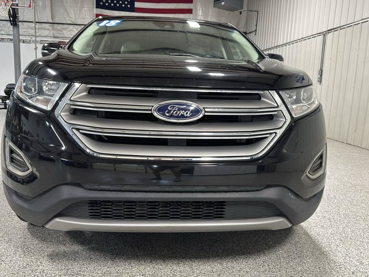 Used 2018 Ford Edge Titanium w/ Equipment Group 301A FWD image 7