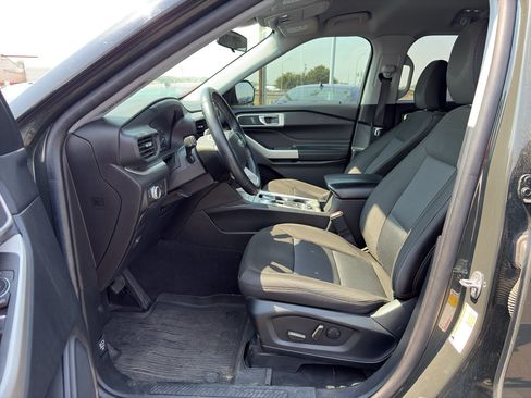 Used 2022 Ford Explorer XLT AWD/4WD image 14