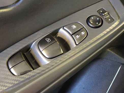 Used 2025 Nissan Sentra SV FWD image 27