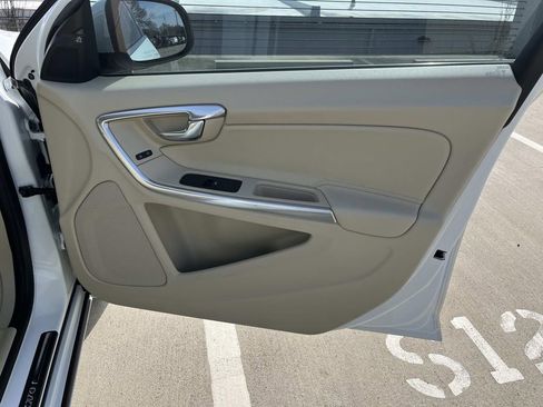 Used 2016 Volvo S60 T5 Premier w/ Convenience Package image 20