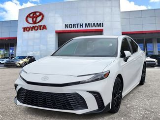 Used 2025 Toyota Camry SE video 2