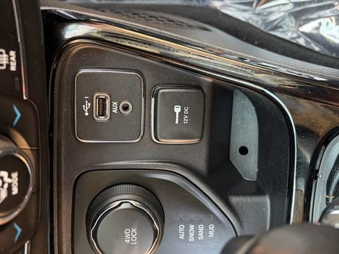 Used 2019 Jeep Compass Limited image 20